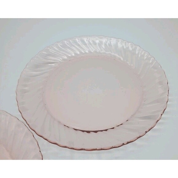 2 Glass 9" Plates Arcoroc Rosaline Pink Swirl Optic France 1980s - Picture 2 of 4